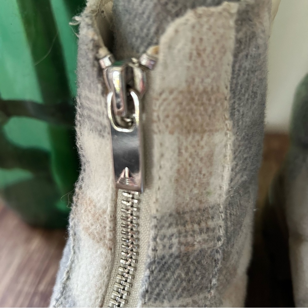 Aldo Plaid Zip-Up Ankle Boots size 7 - Picture 8 of 9